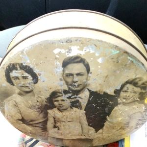 Royal family biscuit tin